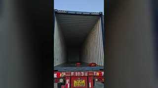 Die fortschrittlichen berührungslosen Premium-Autowaschmaschinen KL-360 von Kolon werden verladen und nach Russland verschickt!