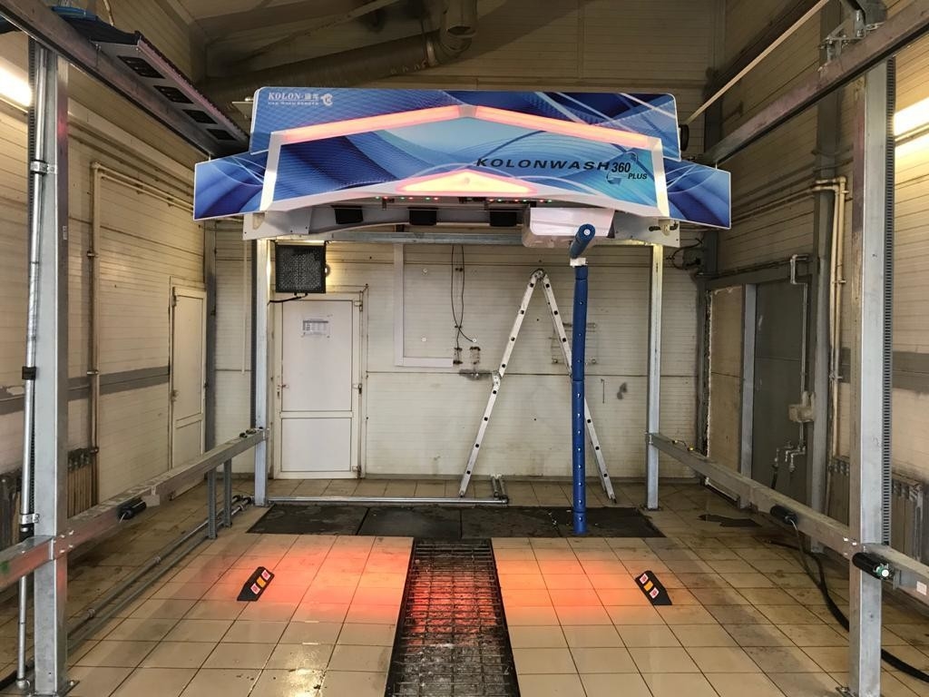 Berührungsloser Druck Automatische Waschmaschine 24,5 kW Leistung Einstellbarer Wasserdruck Mehrere Zahlungsmöglichkeiten