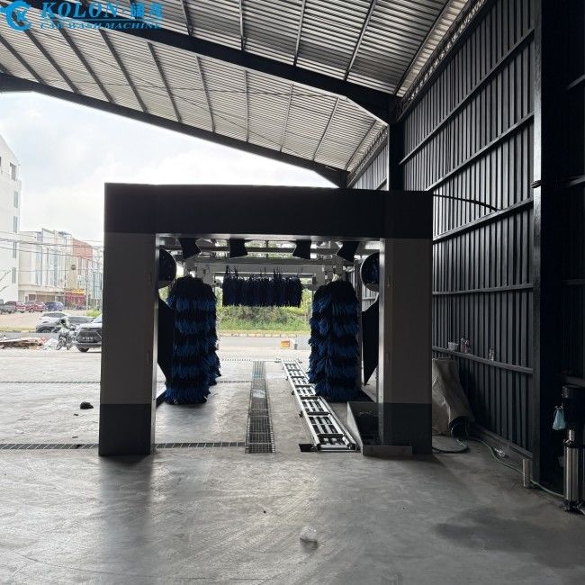 Kolon Innovative und fortschrittliche Tunnel-Autowaschmaschine für eine überlegene und präzise Reinigung