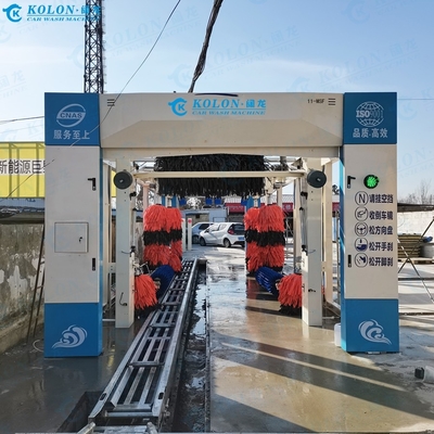 Tunnel-Autowaschanlagen mit Flachbandförderern